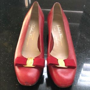 Salvatore Ferragamo Bow Low Heel Shoes